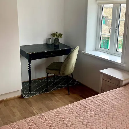 8 Person In L Kken Løkken